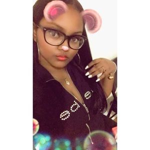 Meet your Posher, Daniela